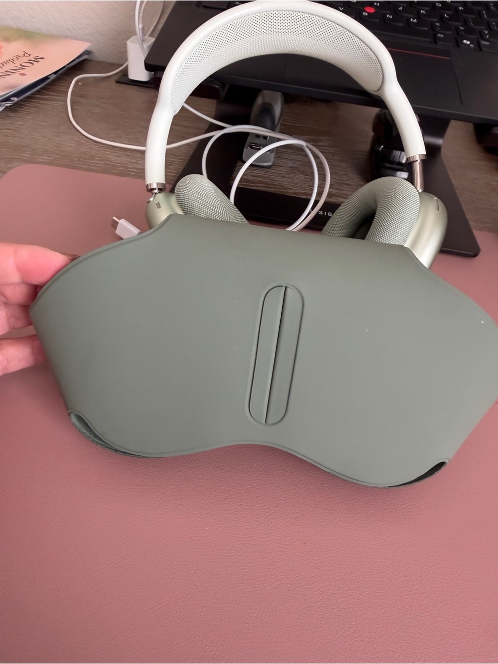 Apple AirPods Max - Picture 7 of 11